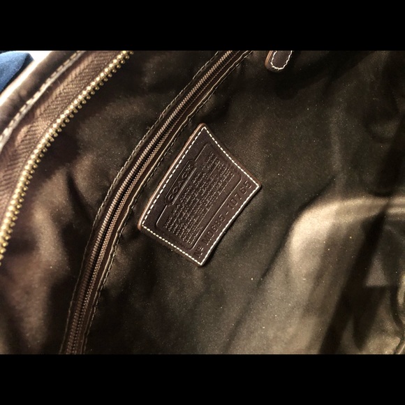 Coach purse large very gently loved rotating closet great deal❤️ - Picture 16 of 17